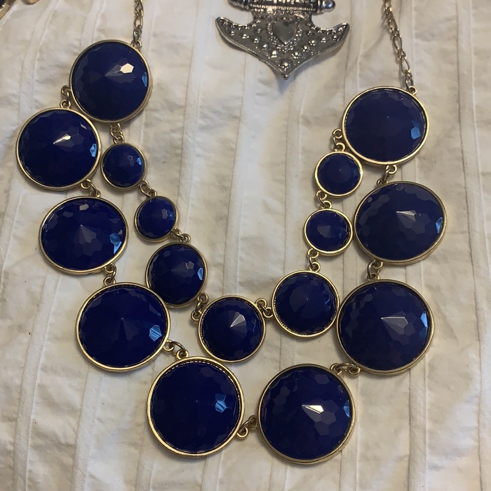 Necklaces - Picture 4 of 9